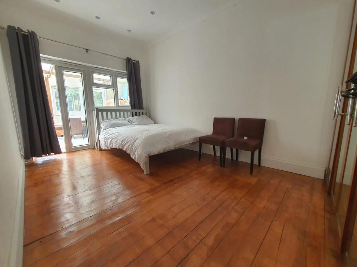 Private Room- Direct Travel Central/ Heathrow ลอนดอน ภายนอก รูปภาพ