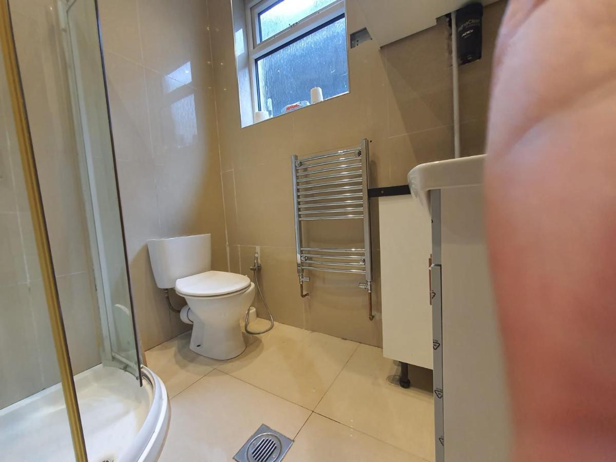 Private Room- Direct Travel Central/ Heathrow ลอนดอน ภายนอก รูปภาพ