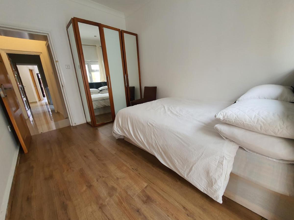 Private Room- Direct Travel Central/ Heathrow ลอนดอน ภายนอก รูปภาพ