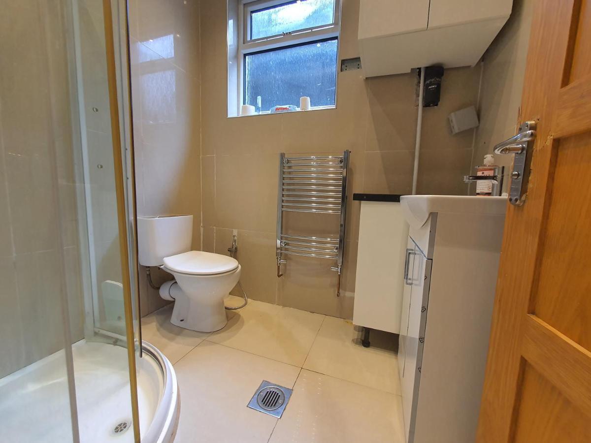 Private Room- Direct Travel Central/ Heathrow ลอนดอน ภายนอก รูปภาพ
