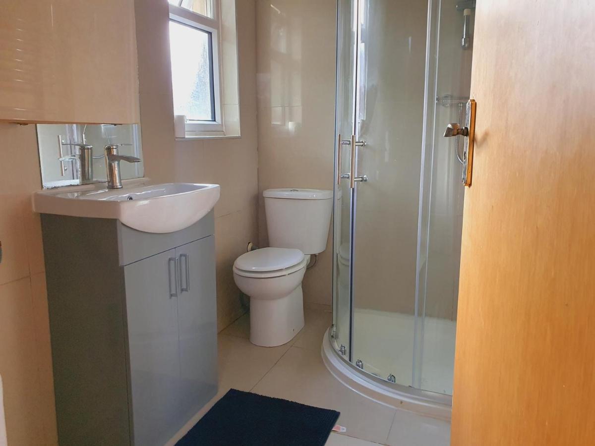 Private Room- Direct Travel Central/ Heathrow ลอนดอน ภายนอก รูปภาพ