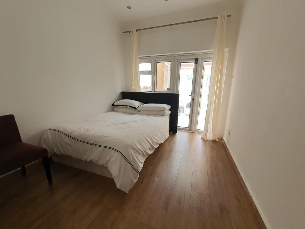 Private Room- Direct Travel Central/ Heathrow ลอนดอน ภายนอก รูปภาพ